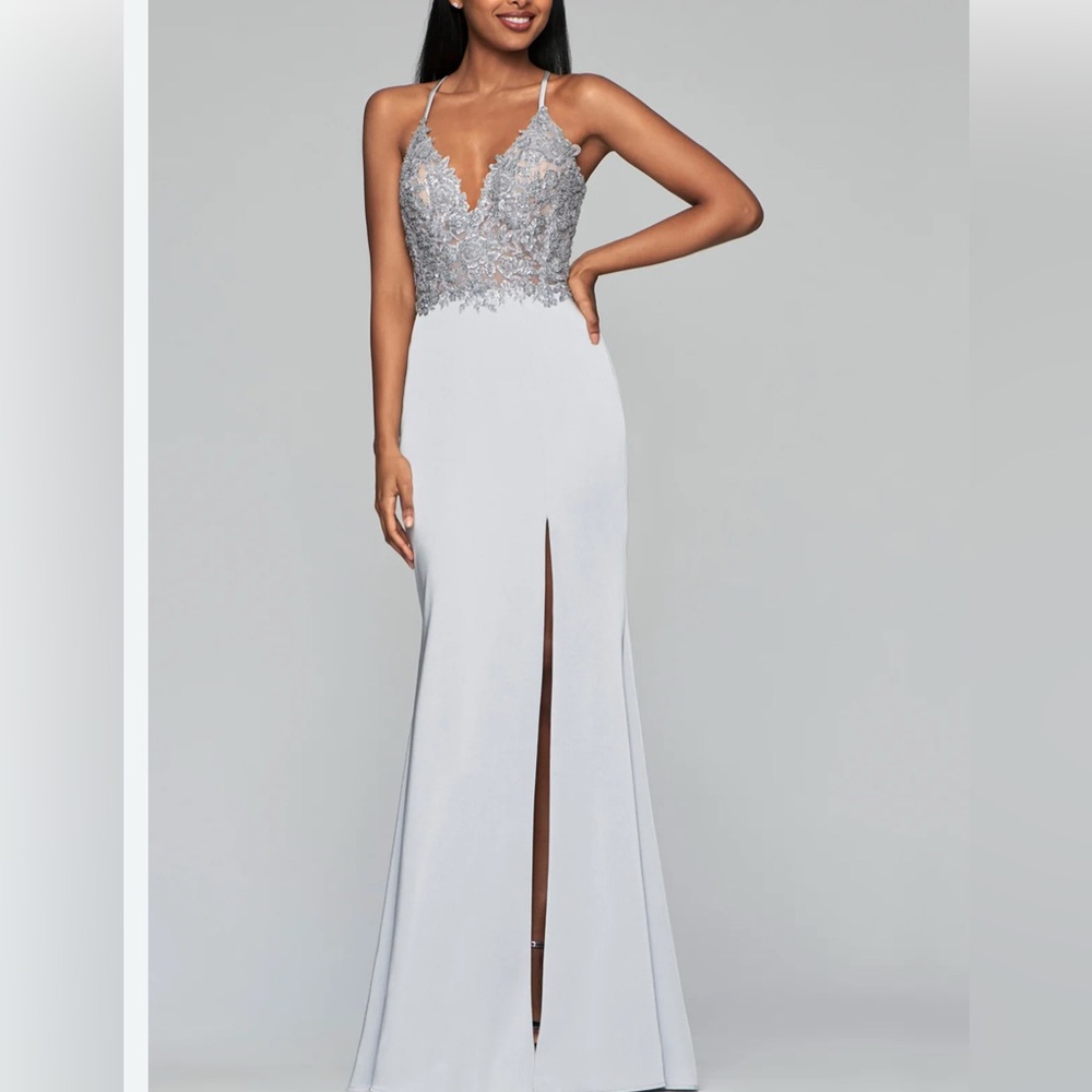 👡NWOT Faviana Gray Sequin Embellished Prom Gown🩵

**OPEN TO OFFERS**